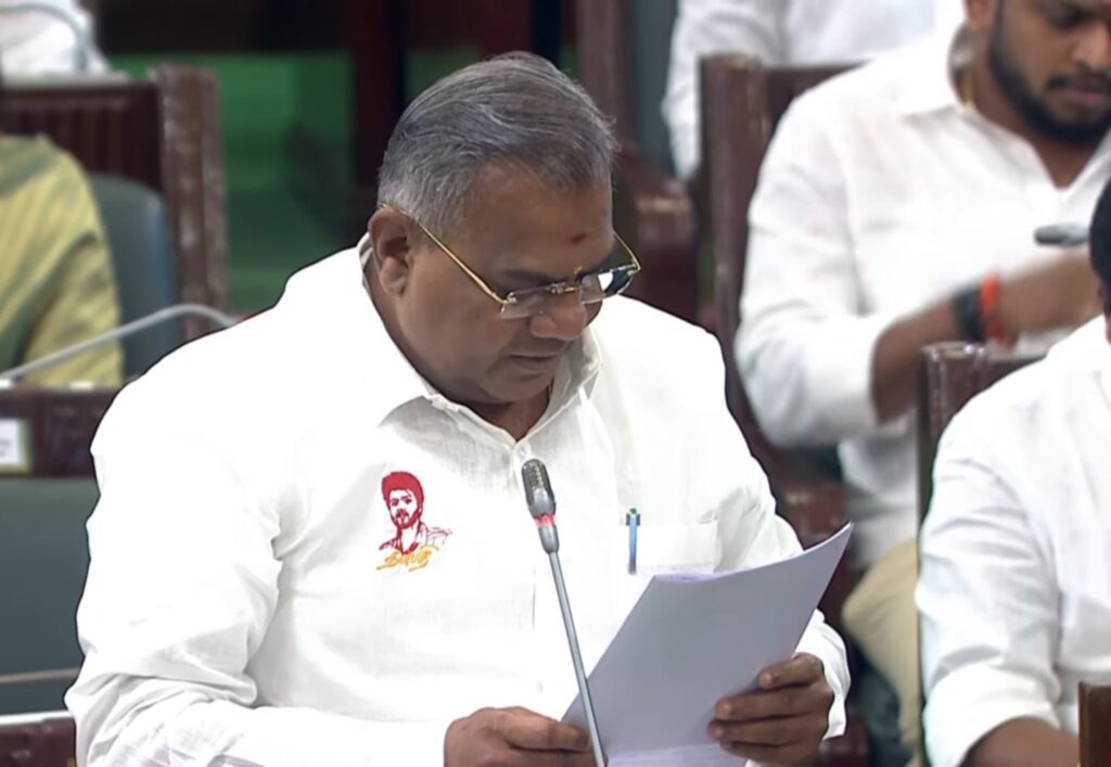 சட்டப்பேரவையில் நீர்வளங்களை பாதுகாக்க மேற்கொள்ளப்படும் நடவடிக்கைகள் குறித்து விளக்கும் அமைச்சர் புஸ்ஸி என். ஆனந்த்