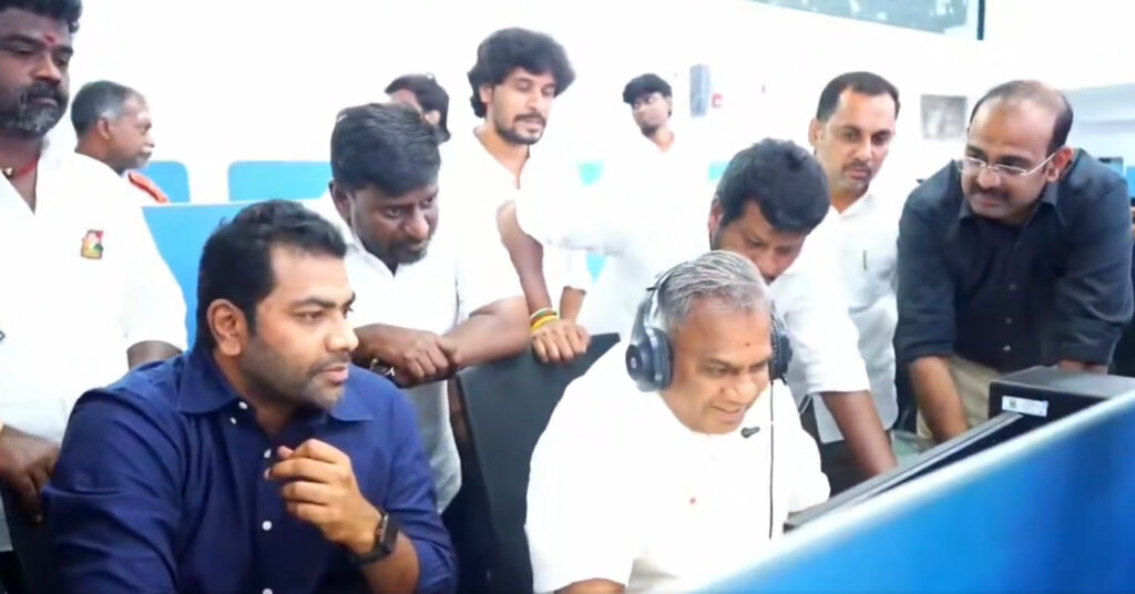 சென்னை மழைக்காலப் பணிகள் குறித்து War Room-ல் ஆய்வு மேற்கொண்ட Bussy Anand