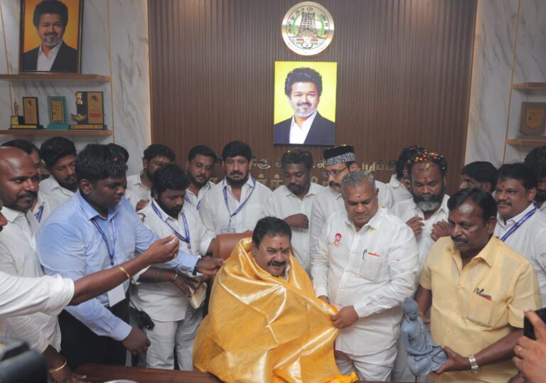 மதுரை ஆனையூரில் S. கார்த்திகேயன் MLA அலுவலகத்தைத் திறந்து வைத்த அமைச்சர் Bussy Anand