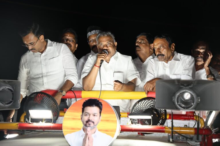 அமைச்சர் புஸ்ஸி என். ஆனந்த் அலங்கியத்தில் தாராபுரம் இடைத்தேர்தல் பிரச்சாரம்