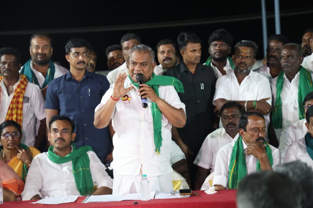அமைச்சர் Bussy N. Anand தாராபுரம் உப்பாறு பாசன விவசாயிகள் கலந்தாய்வுக் கூட்டத்தில் பங்கேற்றார்